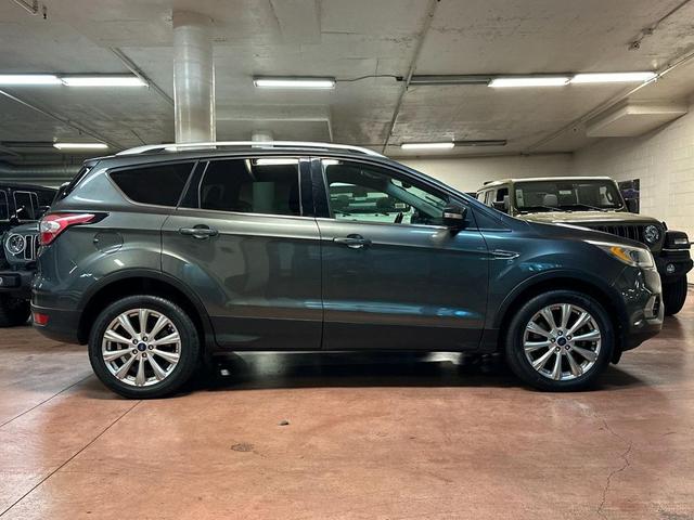 Photo of 2017 Magnetic Ford Escape