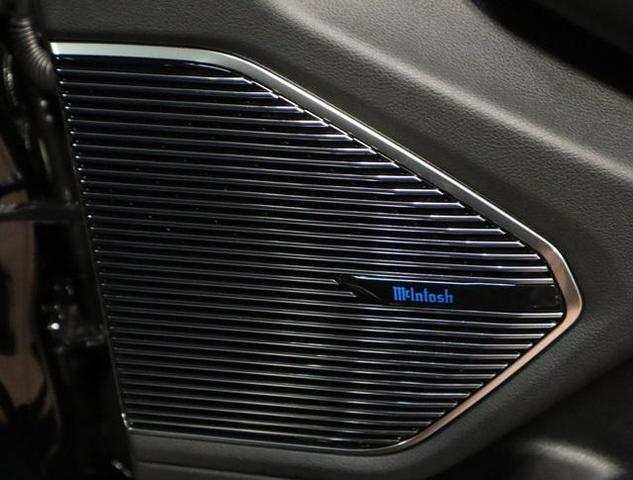 Photo of 2023 Diamond Black Crystal Pearlcoat Jeep Grand Cherokee 4xe