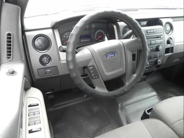 Photo of 2010 Oxford White Ford F-150