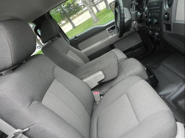 Photo of 2010 Oxford White Ford F-150