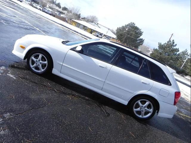 Photo of 2002 Pure White Mazda Protege5