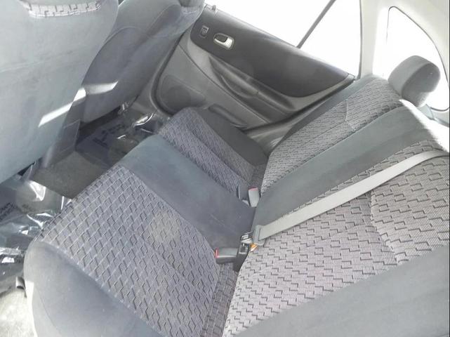 Photo of 2002 Pure White Mazda Protege5