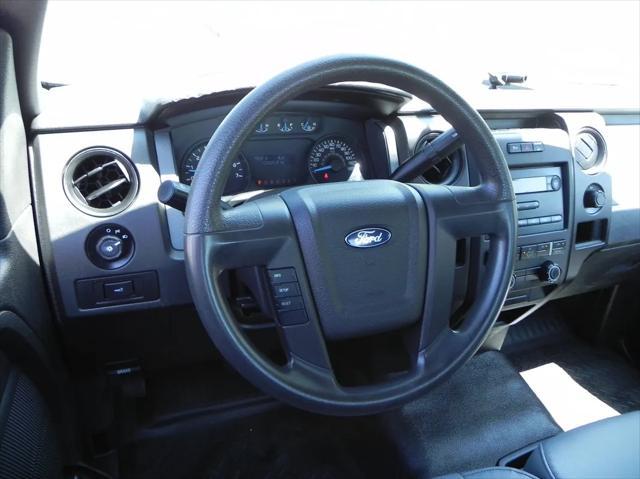 Photo of 2014 Oxford White Ford F-150