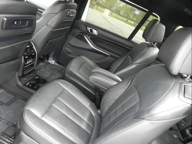 Photo of 2020 Black BMW X7