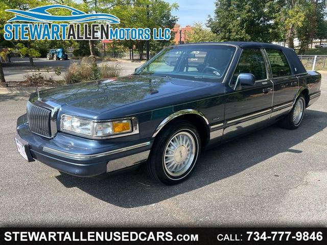 Photo of 1996 Blue Lincoln Town Car