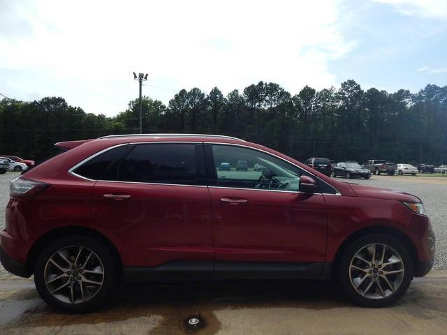 Photo of 2015 Burgundy Ford Edge