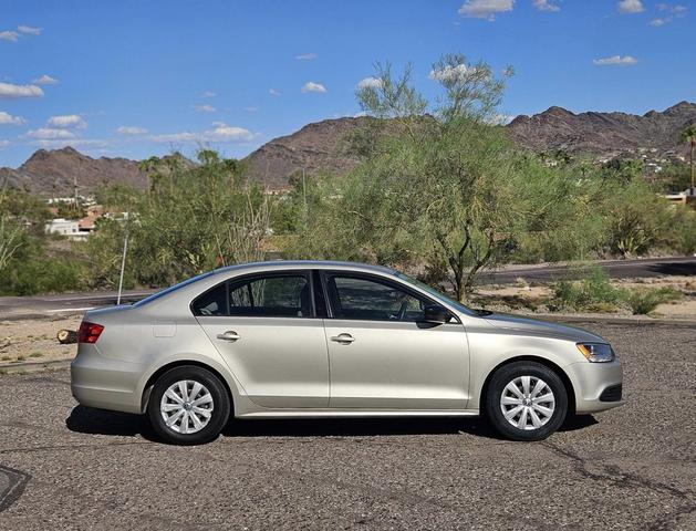 Photo of 2014 Beige Volkswagen Jetta
