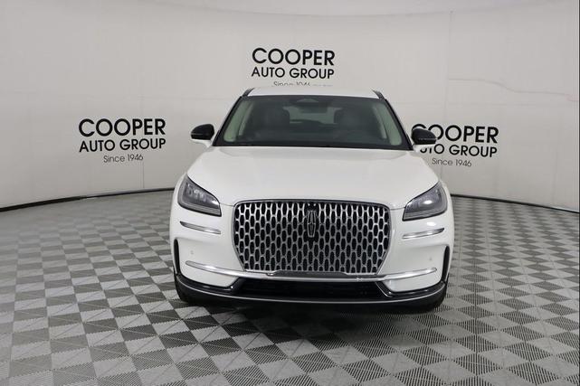Photo of 2025 Pristine White Metallic Tri-Coat Lincoln Corsair