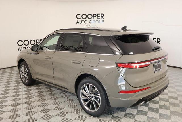 Photo of 2025 Harbor Gray Metallic Clearcoat Lincoln Corsair