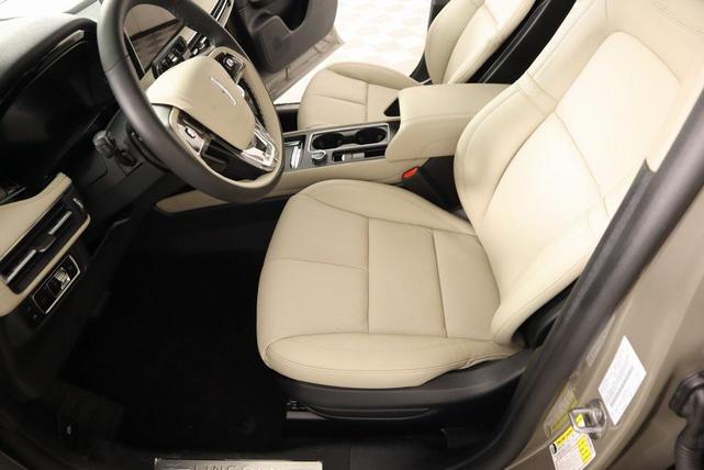 Photo of 2025 Harbor Gray Metallic Clearcoat Lincoln Corsair