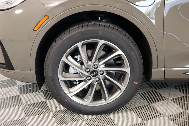 Photo of 2025 Harbor Gray Metallic Clearcoat Lincoln Corsair