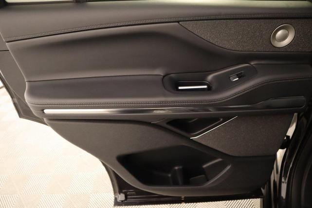 Photo of 2025 Starlight Gray Premium Colorant Lincoln Navigator