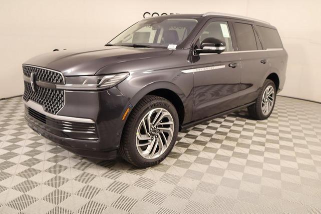 Photo of 2025 Starlight Gray Premium Colorant Lincoln Navigator