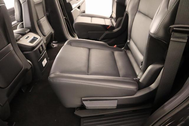 Photo of 2025 Starlight Gray Premium Colorant Lincoln Navigator