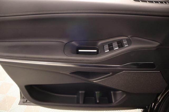 Photo of 2025 Starlight Gray Premium Colorant Lincoln Navigator