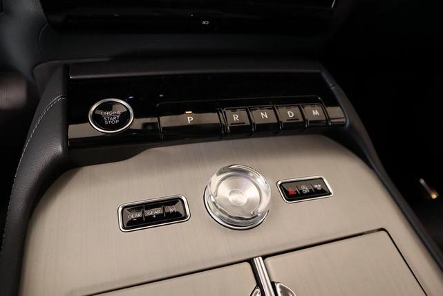 Photo of 2025 Starlight Gray Premium Colorant Lincoln Navigator