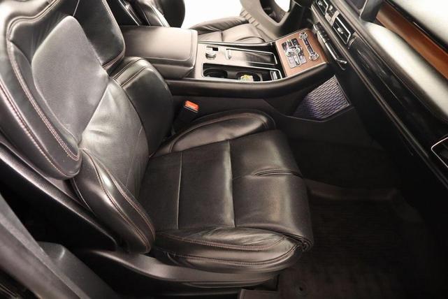 Photo of 2020 Infinite Black Metallic Lincoln Aviator