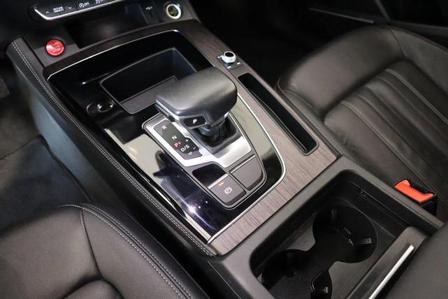 Photo of 2021 Black Metallic Audi Q5