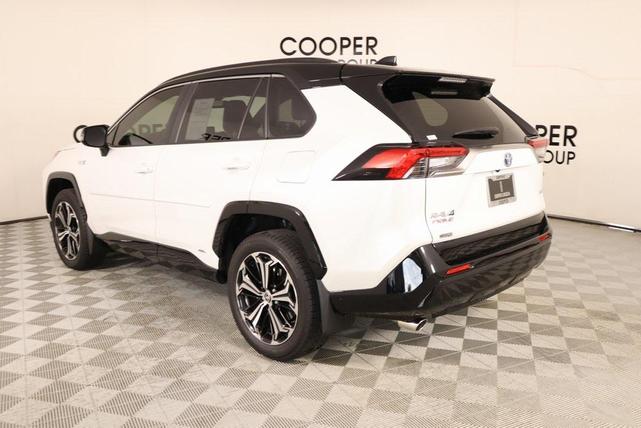 Photo of 2024 Wind Chill Pearl/Midnight Black Metallic Toyota RAV4 Prime