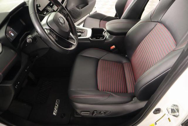 Photo of 2024 Wind Chill Pearl/Midnight Black Metallic Toyota RAV4 Prime