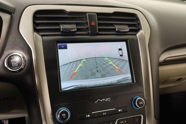 Photo of 2019 Oxford White Ford Fusion