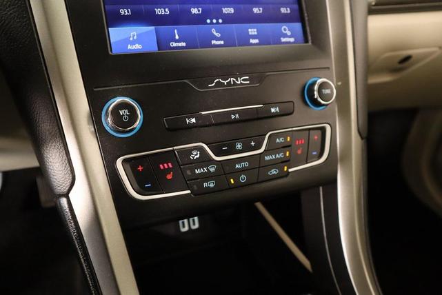 Photo of 2019 Oxford White Ford Fusion