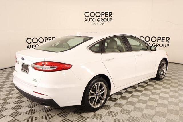 Photo of 2019 Oxford White Ford Fusion