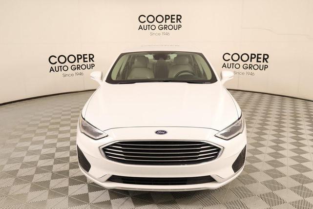 Photo of 2019 Oxford White Ford Fusion