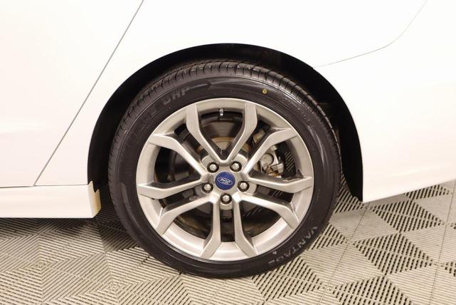 Photo of 2019 Oxford White Ford Fusion