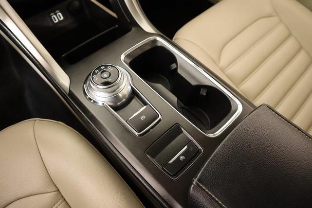 Photo of 2019 Oxford White Ford Fusion