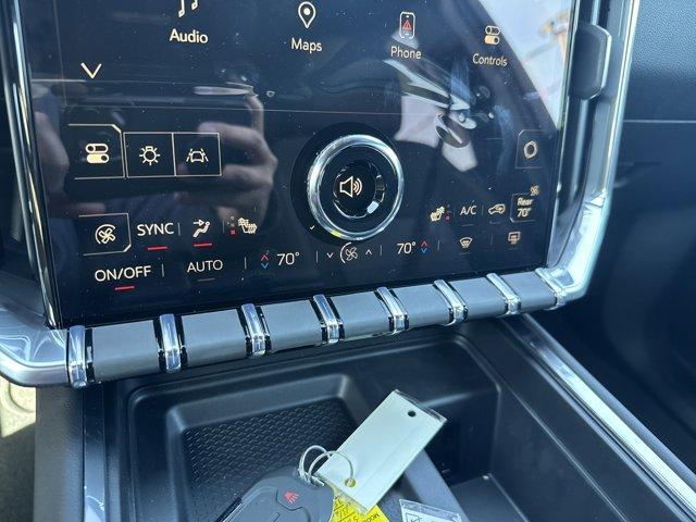 Photo of 2025 Summit White GMC Acadia