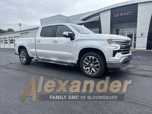 Photo of 2023 Iridescent Pearl Tricoat Chevrolet Silverado 1500