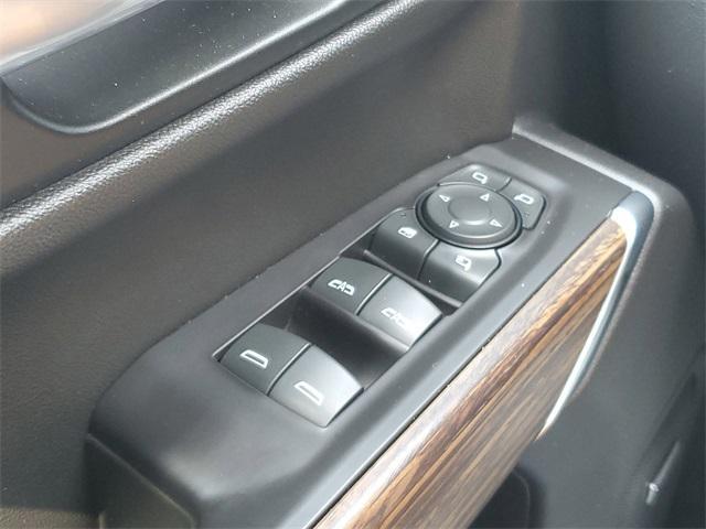 Photo of 2019 Black Chevrolet Silverado 1500