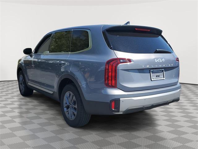 Photo of 2023 Everlasting Silver Kia Telluride