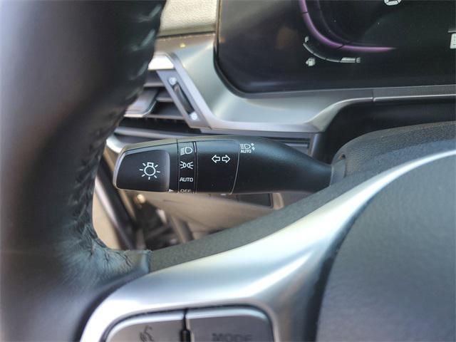 Photo of 2023 Everlasting Silver Kia Telluride