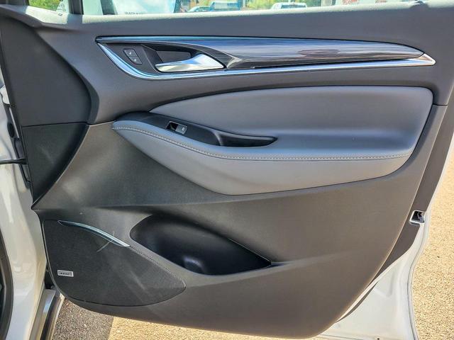 Photo of 2024 Summit White Buick Enclave
