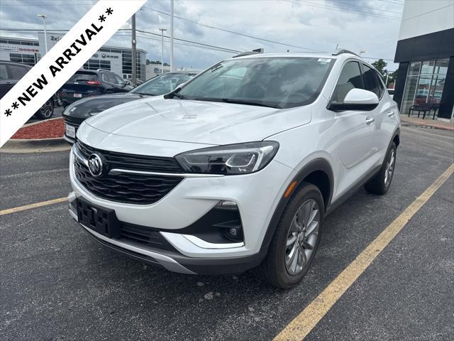 Photo of 2022 White Frost Tricoat Buick Encore GX