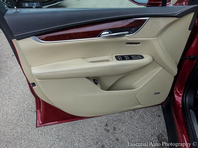 Photo of 2019 Red Horizon Tintcoat Cadillac XT5