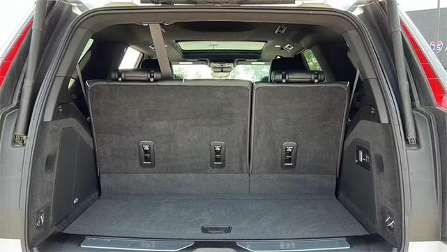 Photo of 2024 Crystal White Tricoat Cadillac Escalade