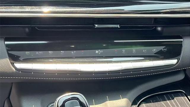 Photo of 2024 Crystal White Tricoat Cadillac Escalade