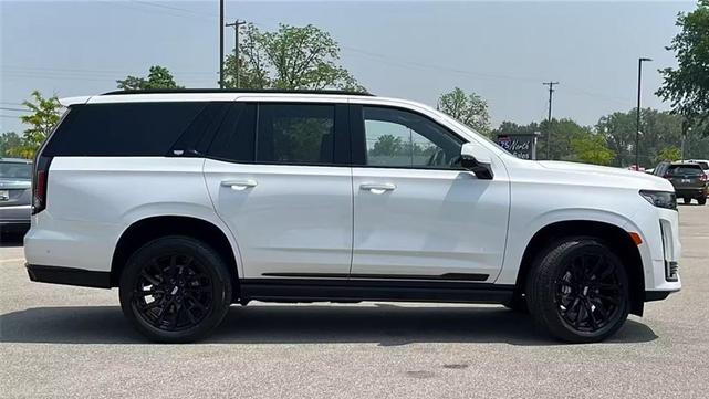 Photo of 2024 Crystal White Tricoat Cadillac Escalade