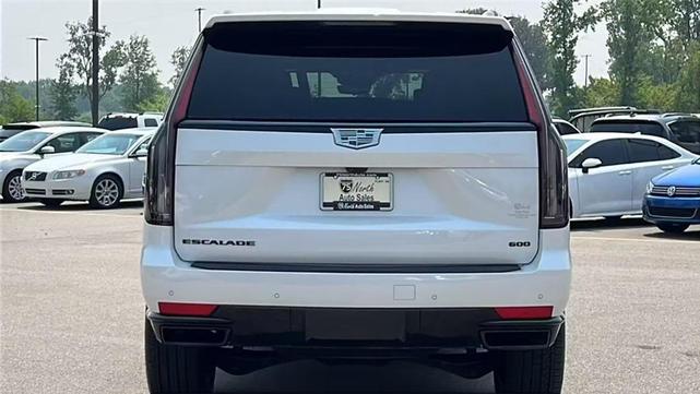 Photo of 2024 Crystal White Tricoat Cadillac Escalade