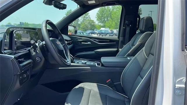 Photo of 2024 Crystal White Tricoat Cadillac Escalade