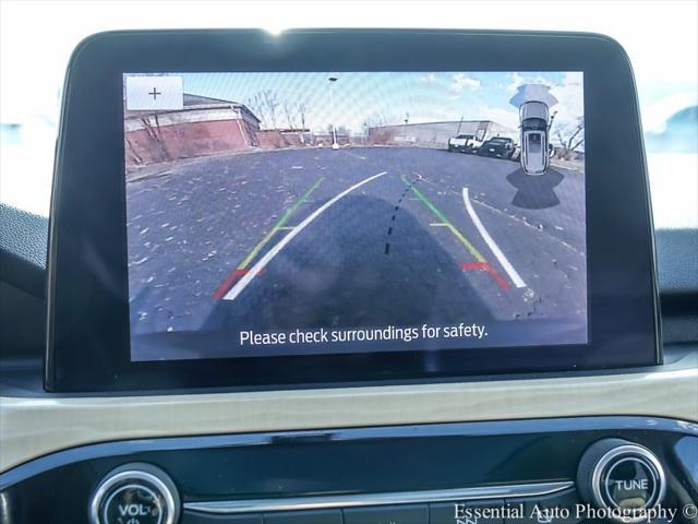Photo of 2021 Carbonized Gray Metallic Ford Escape