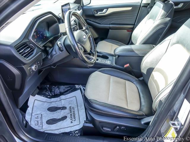 Photo of 2021 Carbonized Gray Metallic Ford Escape