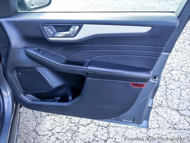 Photo of 2021 Carbonized Gray Metallic Ford Escape