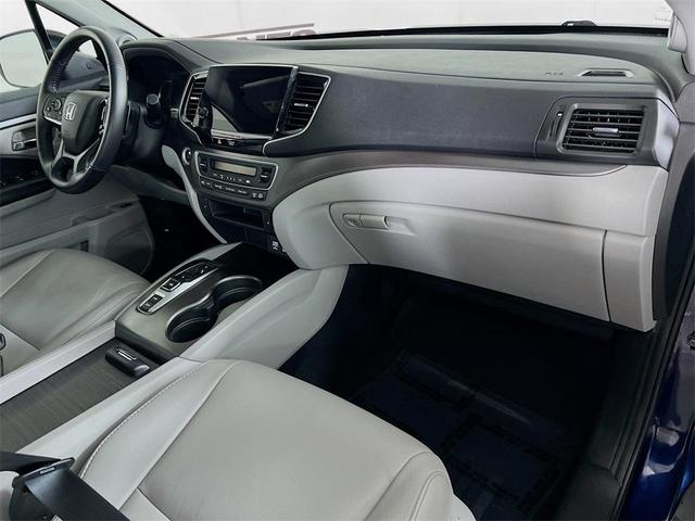 Photo of 2021 Obsidian Blue Pearl Honda Pilot