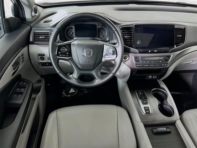 Photo of 2021 Obsidian Blue Pearl Honda Pilot