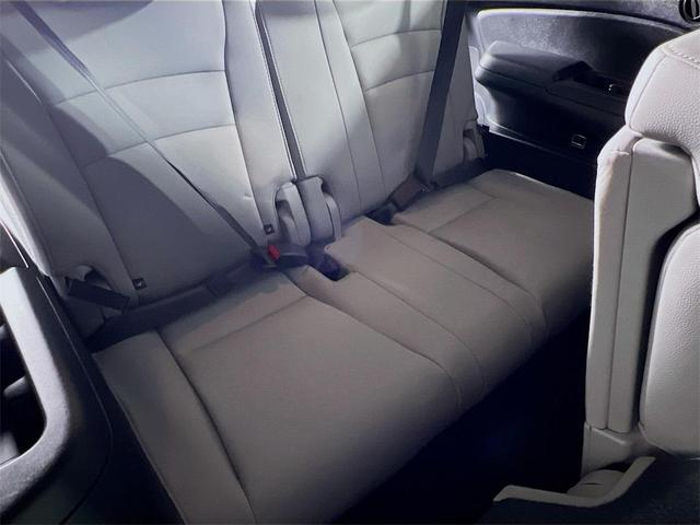Photo of 2021 Obsidian Blue Pearl Honda Pilot
