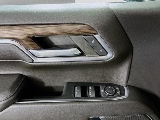 Photo of 2023 Black Chevrolet Silverado 1500